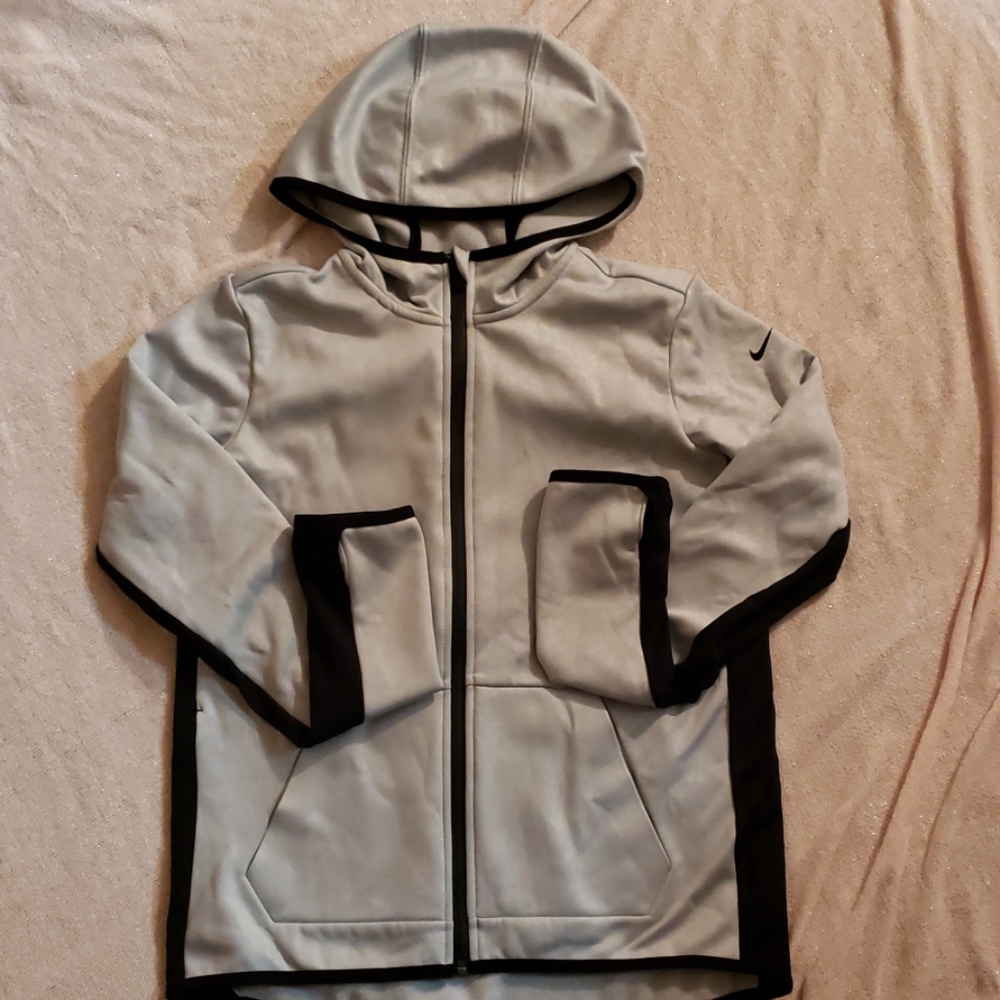 Nike therma jacket